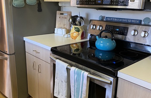 Bay Esplanade House | Family Friendly Beach Retreat, Short Walk to the Beach