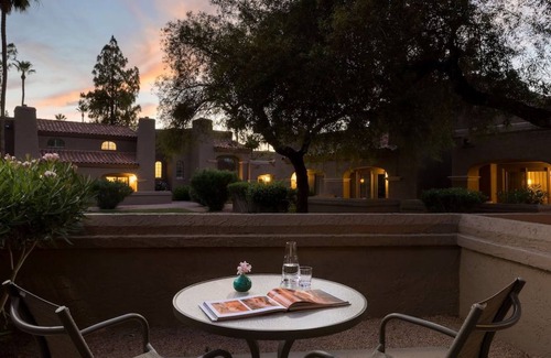 South Scottsdale Resort | Family & Friends Getaway! 4 Amazing Units, Near Western Spirit Museum, OdySea
