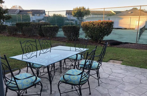Little River House | ๐โ๏ธ๐Family Fun In The Sun๐โ๏ธ๐ - 3 BR, 3.5 BA & Pet Friendly Townhouse