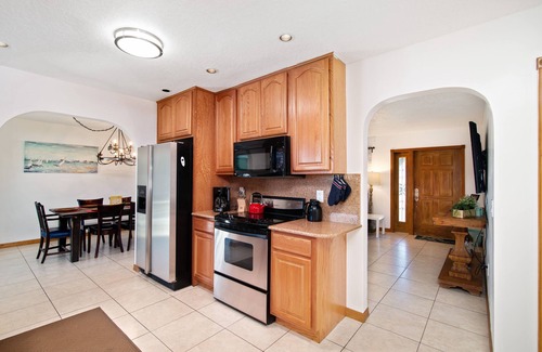 Survey Creek House | Family Fun Retreat: Swim, Play, Rest, Reconnect