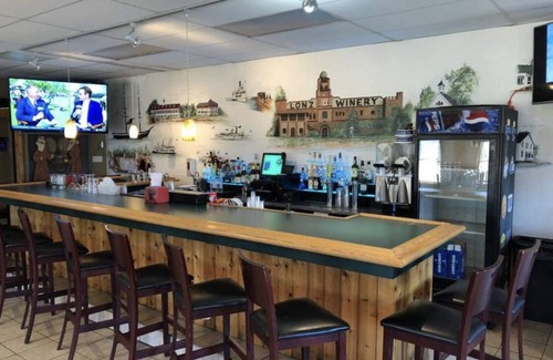 Put-in-Bay Villa | Family Fun Villa with all the amenities of home - Beautifully decorated!