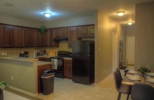 Roman Forest House | Family Home 10 min to Big Rivers Waterpark