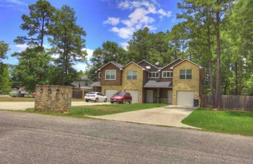 Roman Forest House | Family Home 10 min to Big Rivers Waterpark