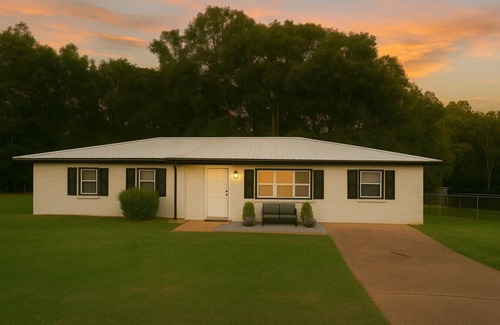 Ozark House | Family Home 5 min from Ft. Rucker