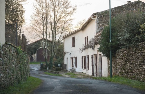 Moutiers-sur-le-Lay House | Family home by the river, peace and quiet guaranteed!