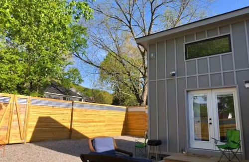 St. Elmo Improvement League House | Family Home in CHATTANOOGA! 3 miles to ROCK CITY! Private BACKYARD + BIKE PATH