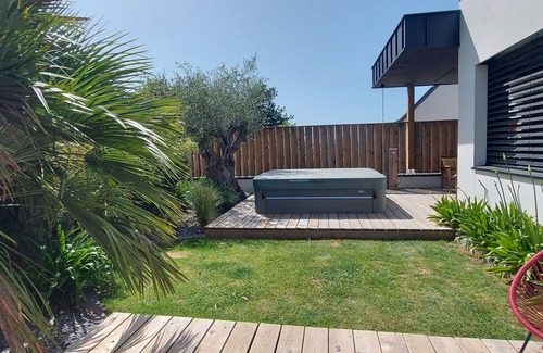 Plumergat House | Family home with jacuzzi next to the Gulf of Morbihan