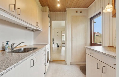 Stege Cottage | Family house next to beach