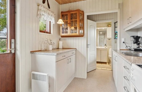 Stege Cottage | Family house next to beach