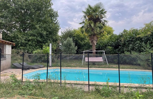 Bouvet Island House | Family house sleeps 12 - 6 bedrooms - swimming pool - very large garden