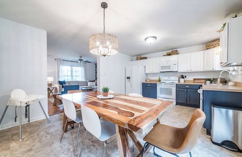 Lynchburg House | Family + Pet Friendly Home that Gives Back!