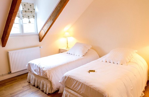 Guilly Bed & Breakfast | Family room in serene Loire setting