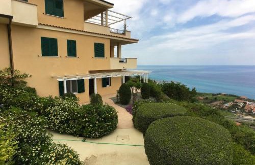 Parghelia Apartment | Family Sea-View Retreat in Parghelia