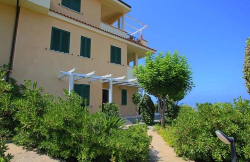 Parghelia Apartment | Family Sea-View Retreat in Parghelia