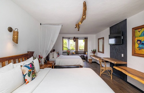 Manuel Antonio Hotel | Family-Sized Condo in Manuel Antonio – Perfect Central Location!