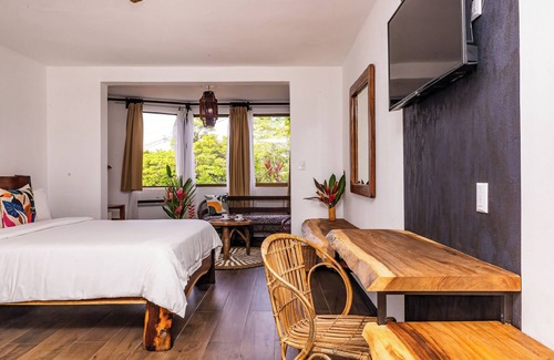 Manuel Antonio Hotel | Family-Sized Condo in Manuel Antonio – Perfect Central Location!