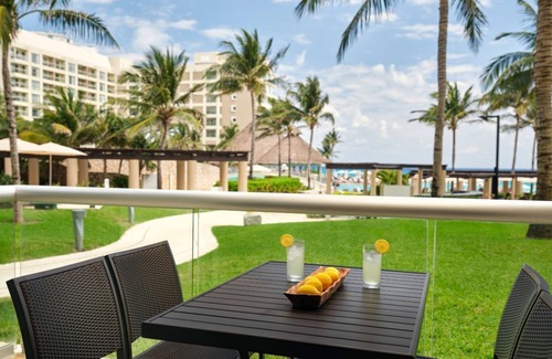 Zona Hotelera Apartment | Family sized Suite in Cancun - minutes from the beach!