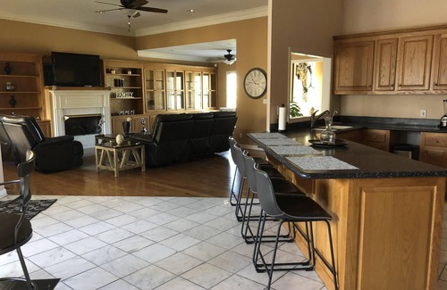 Goodlettsville House | Family style one level home with a modern flair on a one acre lot.