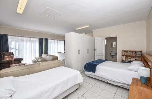 Yzerfontein Apartment | Family Tides Studio