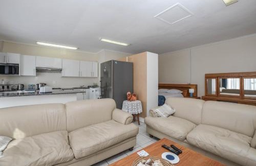 Yzerfontein Apartment | Family Tides Studio