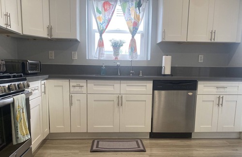 View Park-Windsor Hills House | Family Home. Bring the Dog!
