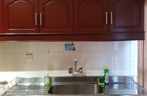 Bambalapitiya Apartment | Family Vacation for 8 Guests