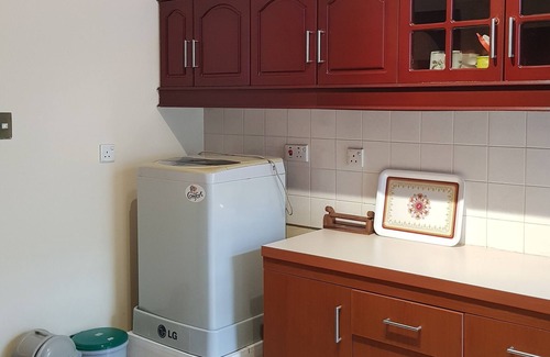 Bambalapitiya Apartment | Family Vacation for 8 Guests