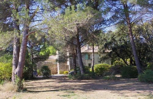 Caumont-sur-Durance Villa | Family villa in Provence with swimming pool