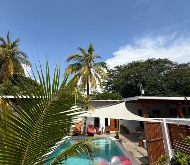 La Libertad House | Family Villa 1 SurfCity El Tunco BBQ outdoor kitchen up to 5 people