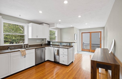 Kenberma House | Family Visit Ocean Views Private Yard Perfect for Large Families