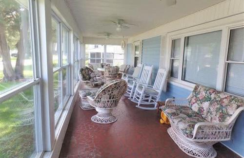 Crescent Beach House | Family Wolfe Cottage- Approx 178 Feet to the Beach