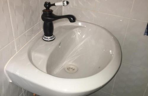 Lira House | Famko Hotel - Sleeps 24 - Parking - Garden