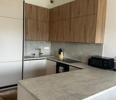 Nivy Apartment | Fancy 2BR & 1LR Apartment Panoramic Sky View