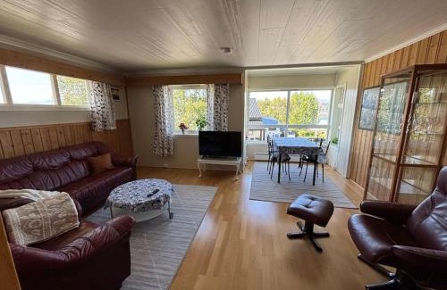 Tromsdalen Apartment | Fantastic Apartment with Fjellheisen as Your Nearest Neighbor