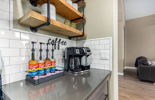 Gilbert House | Fantastic Location! Beautiful 4 Beds, Priv Heated Pool half mi to Dwntwn Gilbert