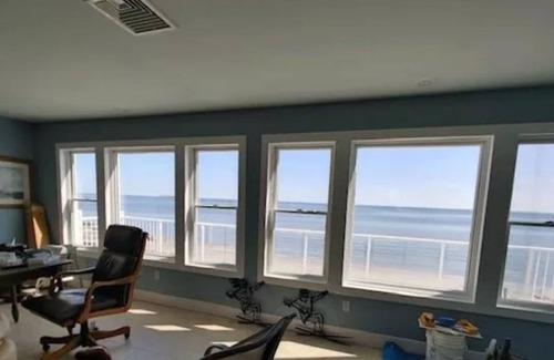 Devon House | Fantastic Oceanfront Home ~ Rooftop Deck ~ Outstanding Location!