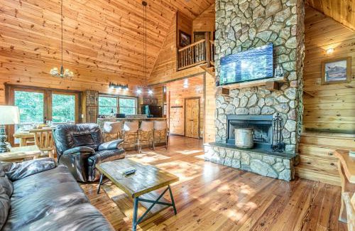 Cleveland House | Fantastic Pet Friendly Cabin with Hot-tub and Barbecue in Cleveland, Georgia