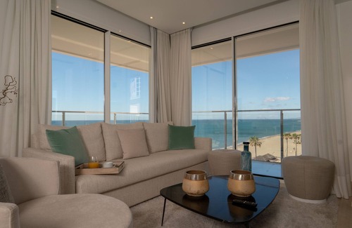 Estepona Apartment | FANTASTIC SEA FRONT APARTMENT