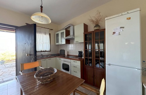 Nikita House | Fantastically located holiday house directly at the sea, Wifi | Nikiti, Chalkidi