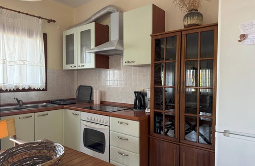 Nikita House | Fantastically located holiday house directly at the sea, Wifi | Nikiti, Chalkidi