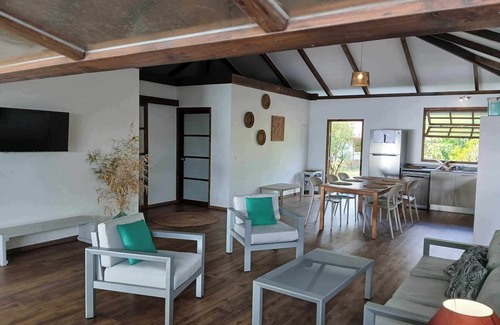 Paea House | Fare Miki Miki- private beach
