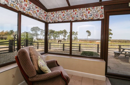 West Heslerton House | FARM COTTAGE, pet friendly, character holiday cottage in Rillington
