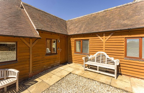 Wickhamford Cottage | Farm End Cottage - sleeps 2 guests in 1 bedroom