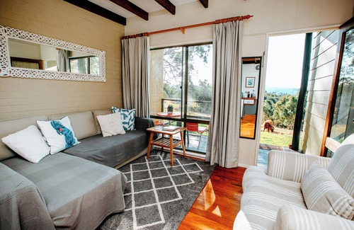 Candelo Apartment | Farm Escape for the whole family at Bumblebrook Farm Motel Unit 2. Pet Friendly