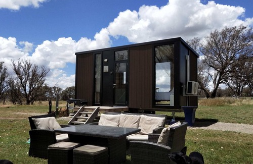 Bookham House | Farmer Armour Summary