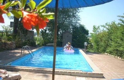Orte Villa | Farmhouse and swimming pool sleeps 8