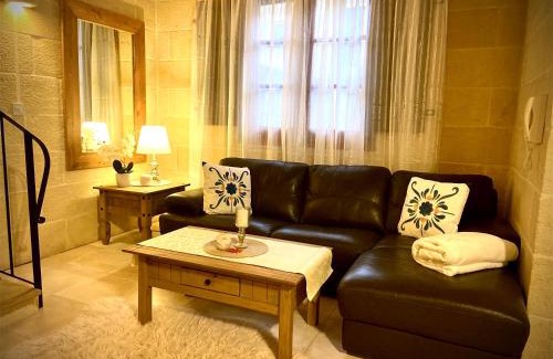 Qala House | Farmhouse Grazzja with pool