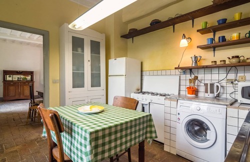 Bacchereto Other | Farmhouse in Tuscany near Renaissance Villa