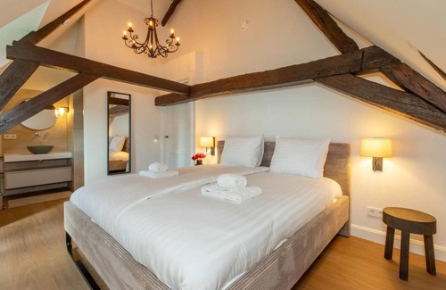Heinkenszand Other | Farmhouse in Zeeland with Windmill Views