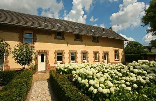 Beertsenhoven House | Farmhouse Wijlre near Scenic Lake, cleaning included